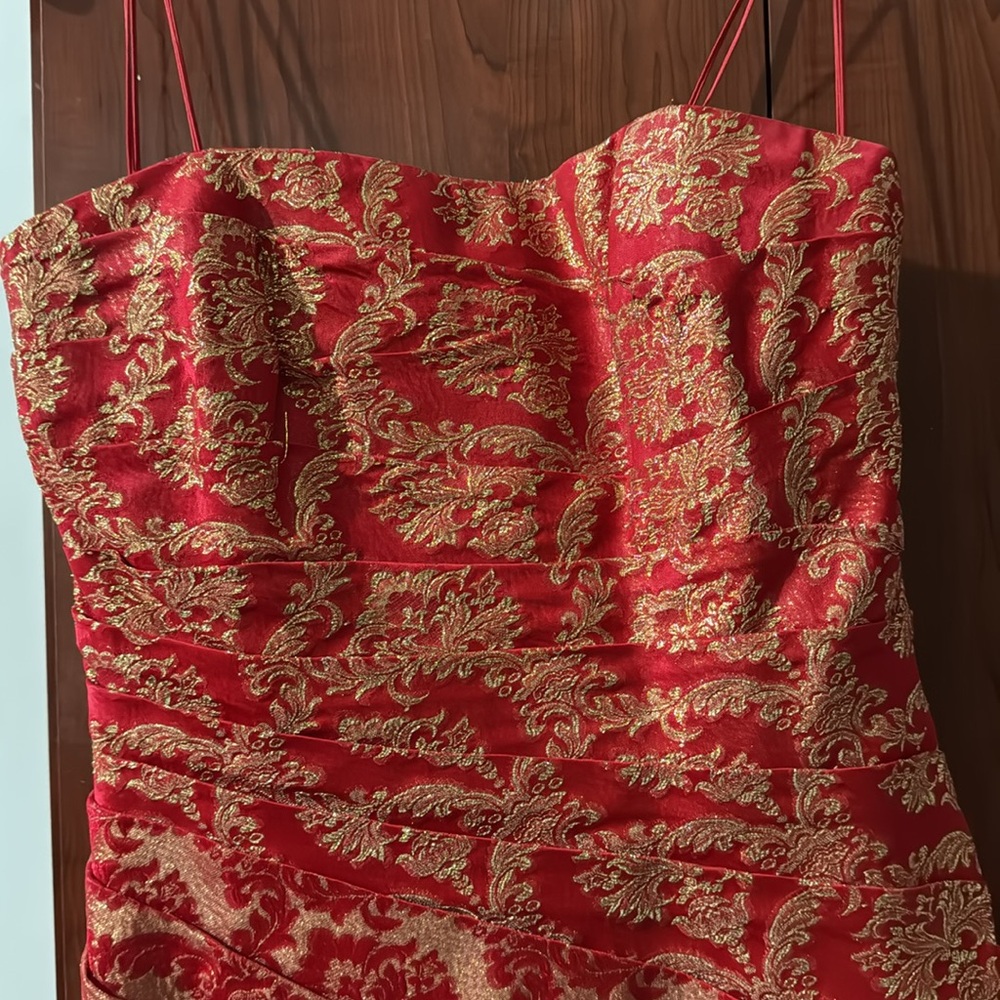 Red and gold dress - Picture 2 of 5